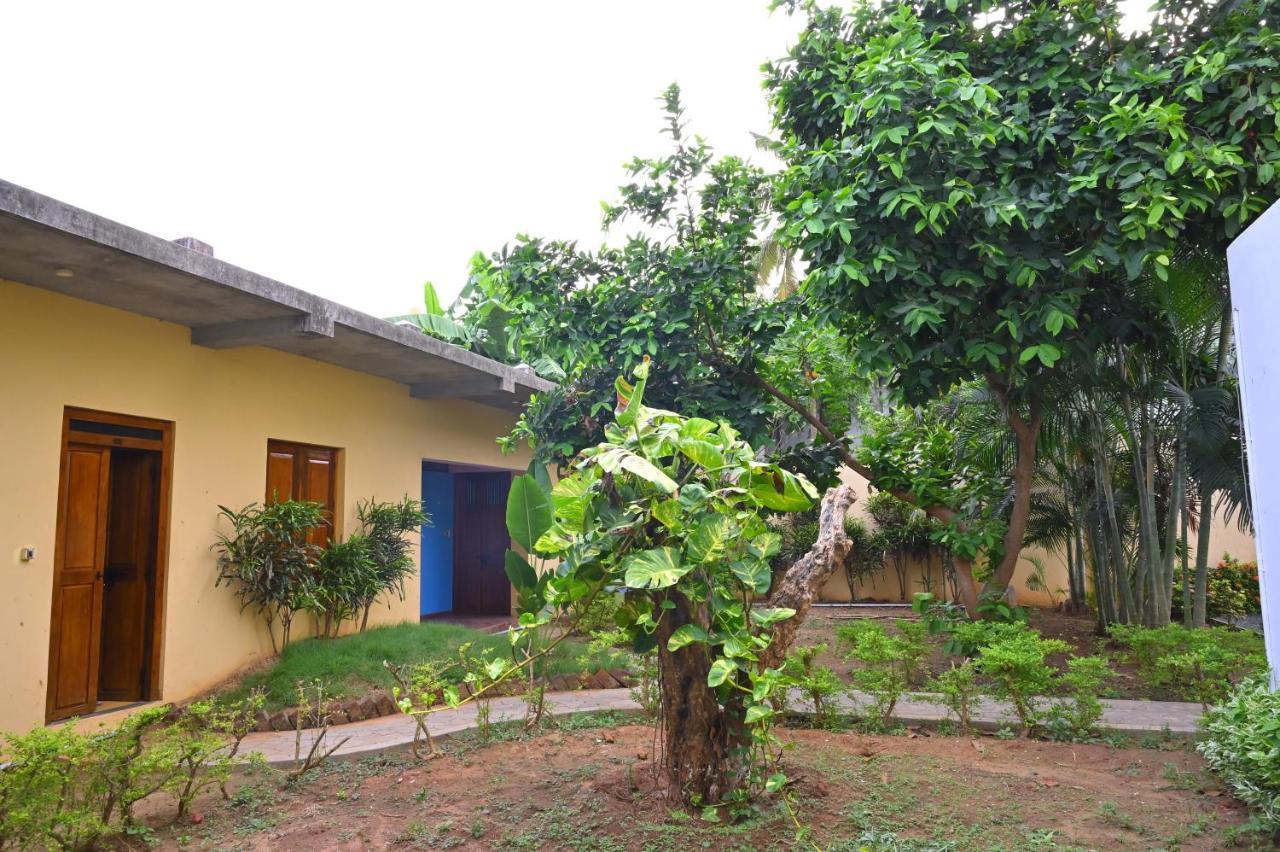 Les Boganveillea Heritage Guest House Auroville Exteriör bild