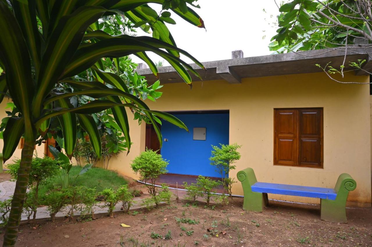 Les Boganveillea Heritage Guest House Auroville Exteriör bild
